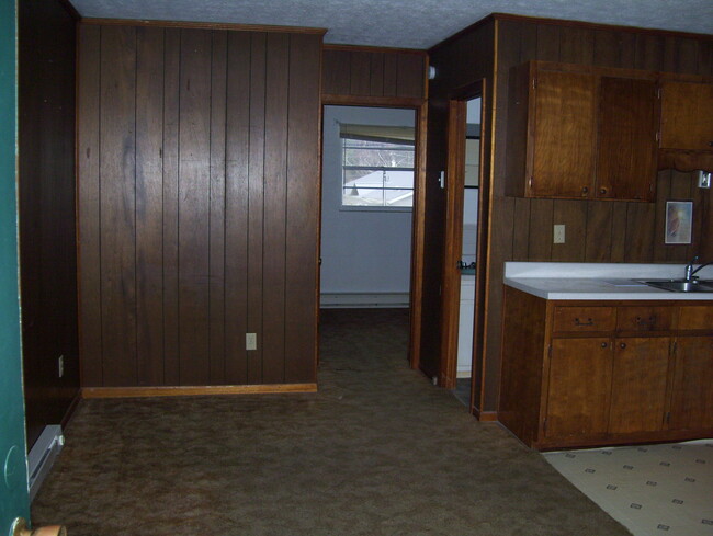 Building Photo - 4561 Nails Creek Rd
