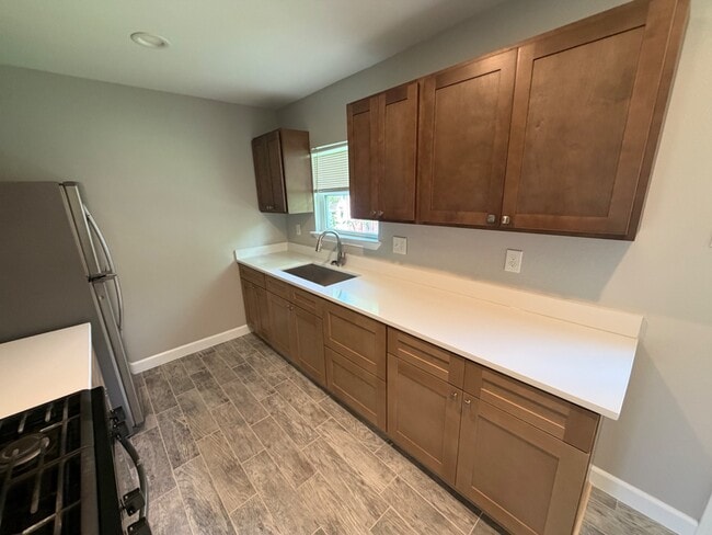 Building Photo - 3838 Manchester Dr
