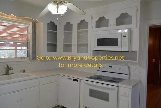 Building Photo - Single House