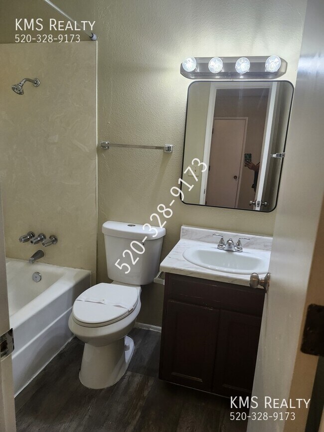 Building Photo - 6609 East Calle Alegria