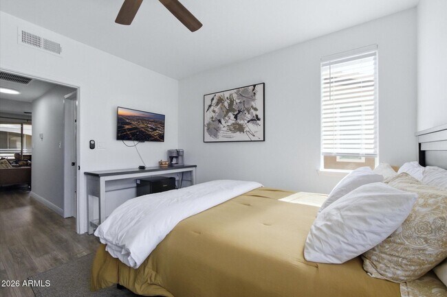 Building Photo - 7009 E Acoma Dr