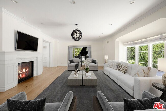 Building Photo - 1214 Coldwater Canyon Dr
