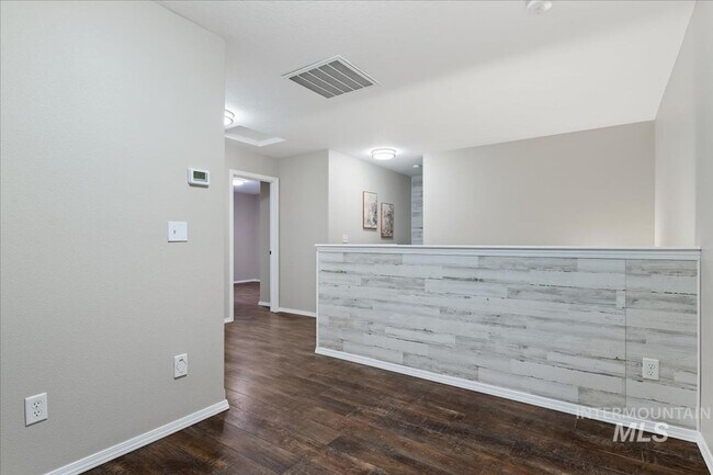 Building Photo - 4712 S Glenmere Way