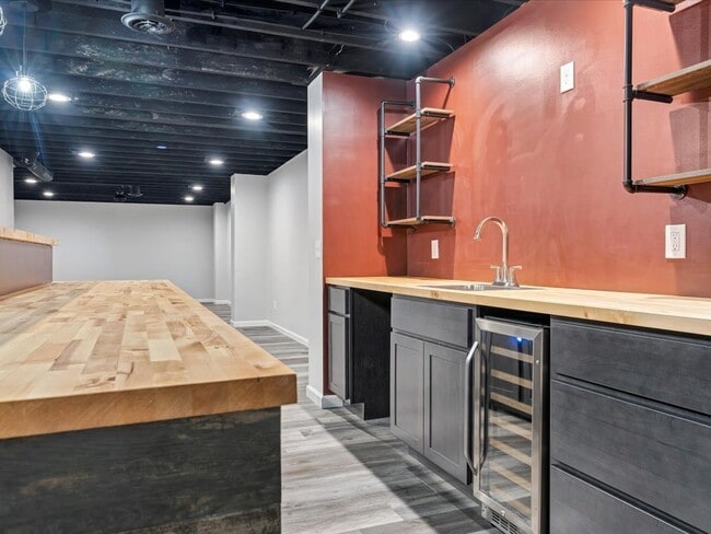 Building Photo - 3334 Simeon Bunker St