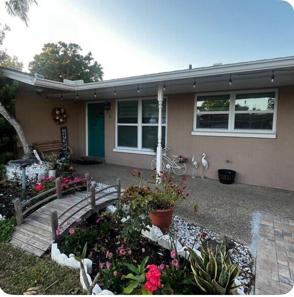 Building Photo - 310 15th Ave SW