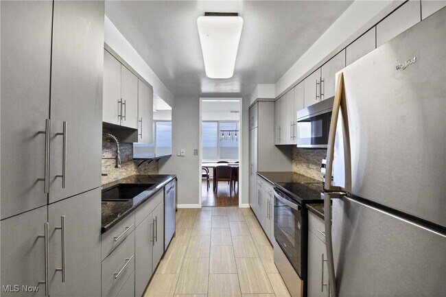 Building Photo - 12700 Lake Ave