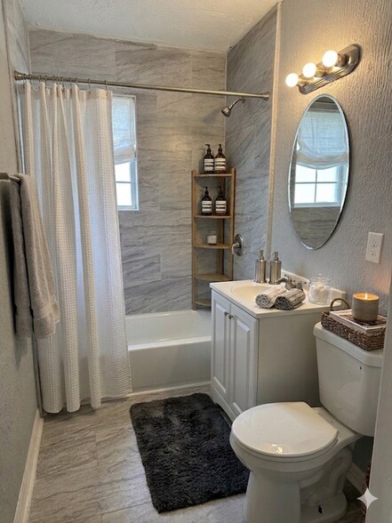 Building Photo - 8016 Lexington Dr