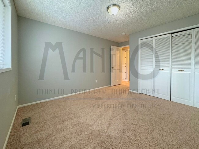 Building Photo - *COMING SOON* Entertainer's Delight - Spra...