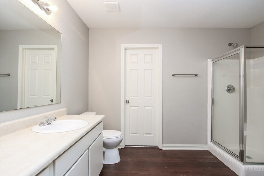 Building Photo - 9016 Hosta Way