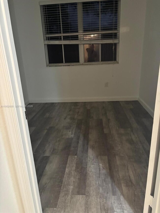 Building Photo - 2532 SE 15th Ct