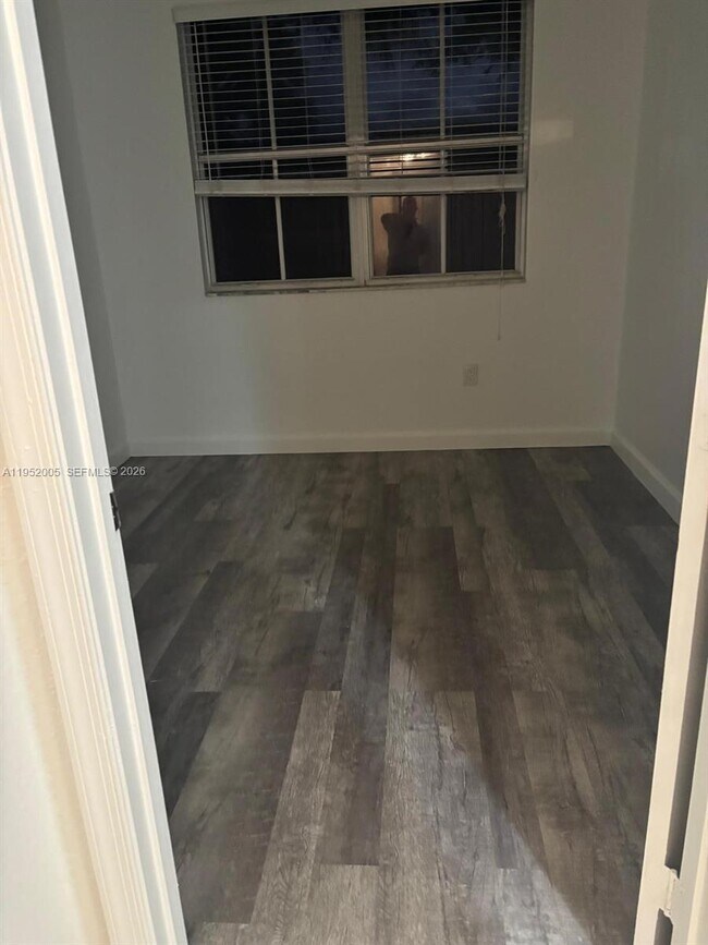 Building Photo - 25320 SE 15th Ct