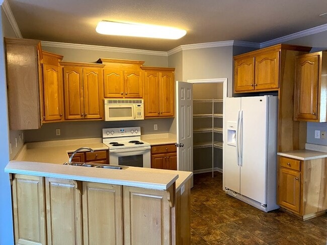 Building Photo - 3514 Choctaw Dr SE