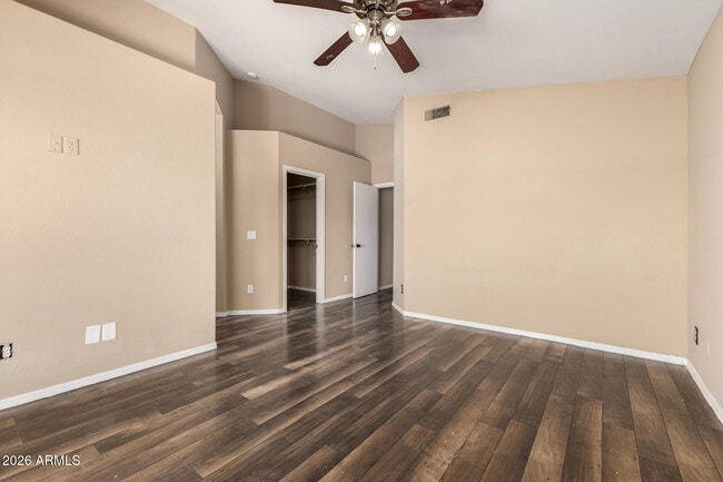 Building Photo - 8642 W Laurel Ln