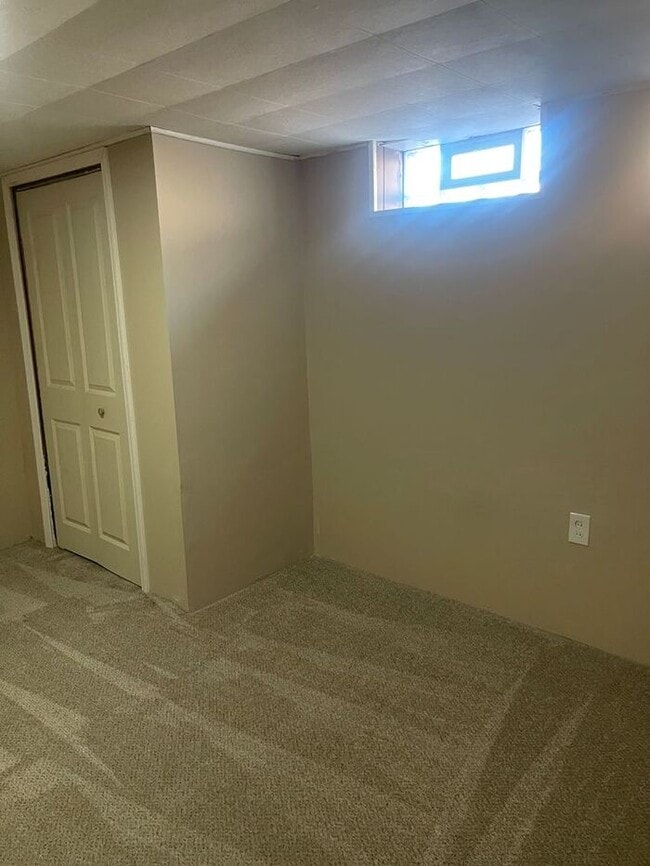 Building Photo - Luxury living at a great price!