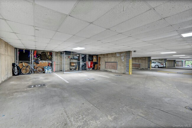 Building Photo - 701 Pelham Rd