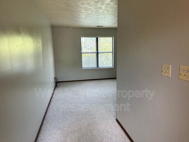 Building Photo - 82 Beagle Club Rd