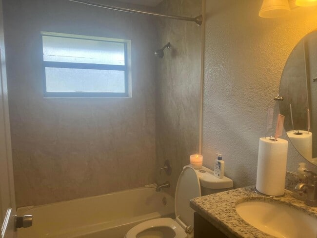 Building Photo - 1322 Pines Ln