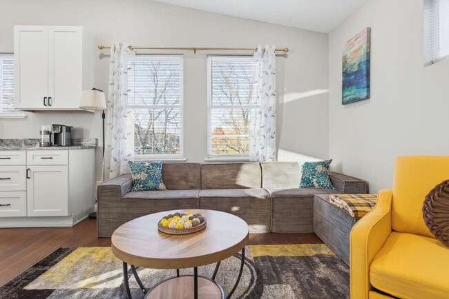 Building Photo - 518 Prospect St