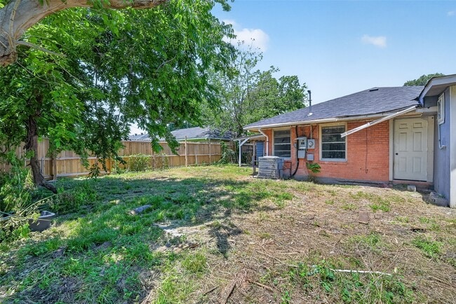 Building Photo - 3918 Tavenor Ln