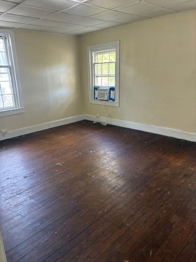 Building Photo - 541 Greenwood Ave