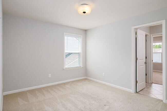 Building Photo - For Rent Winston Salem