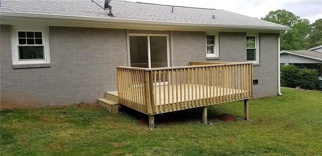 Building Photo - 3 Bedroom Renovated Ranch Style Home in Seneca