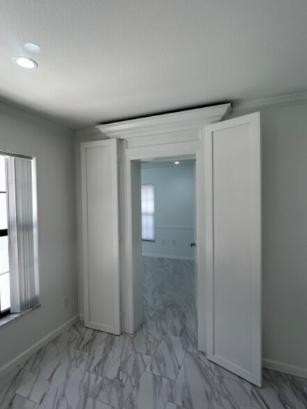 Building Photo - 1313 Mango Ave