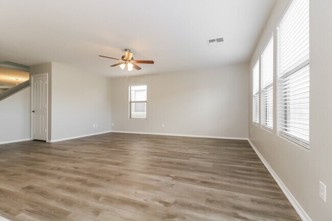 Building Photo - 18442 W Dawn Dr