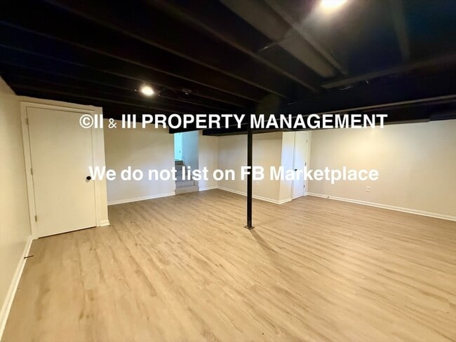 Building Photo - 8101 NE 53rd St