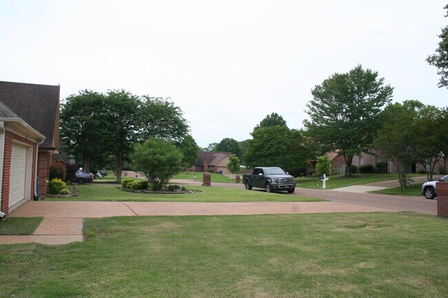 Building Photo - 6776 Dianna Dr