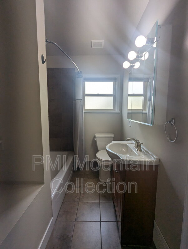 Building Photo - 249 S 400 E
