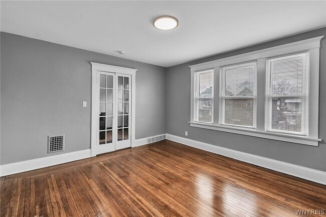 Building Photo - 49 Virgil Ave