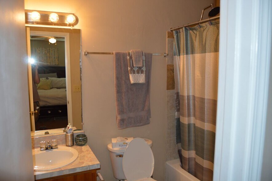 Building Photo - 132 Sandalwood Cir