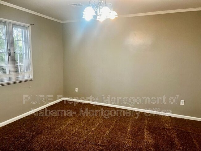 Building Photo - 2632 Oxford Dr