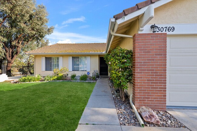 Building Photo - Updated 3-Bedroom Home with Modern Upgrade...