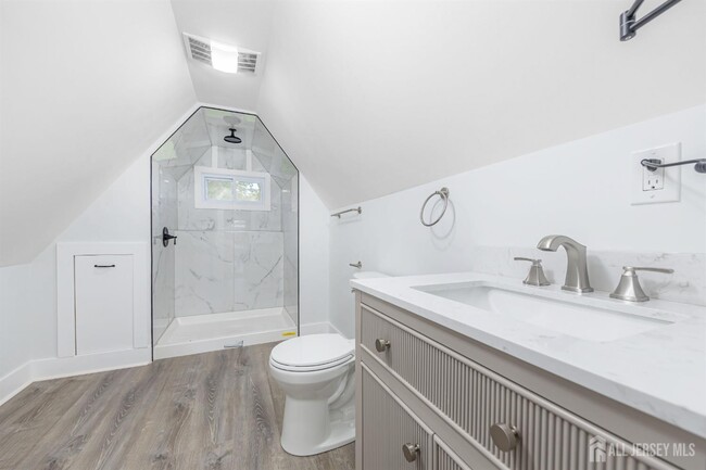 Building Photo - 3547 Finlaw Ave