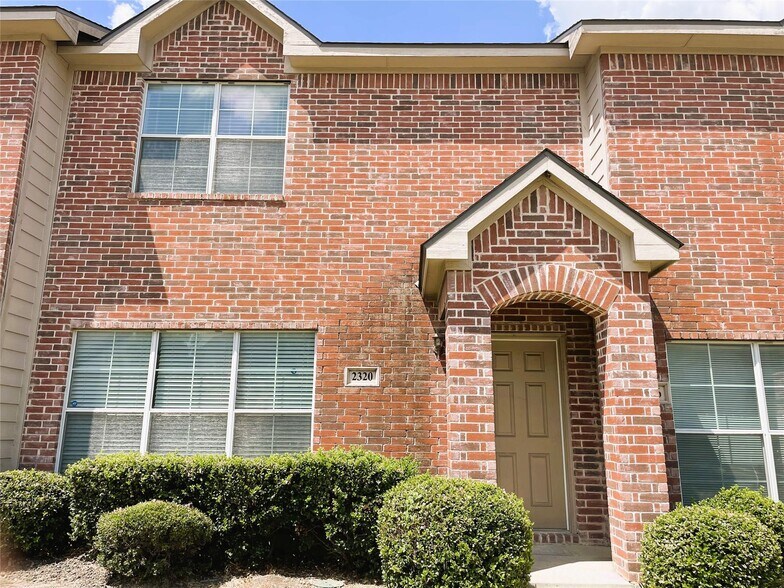 Building Photo - 2320 Calendar Ct