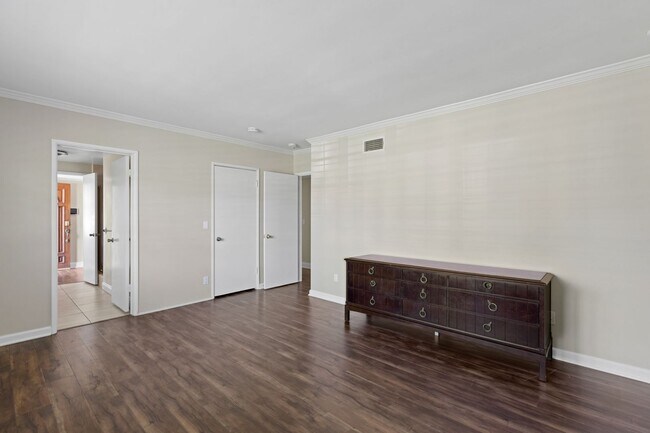 Building Photo - Welcome to this Beautiful Ranch-Style Home...