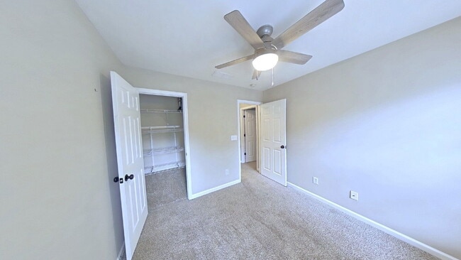 Building Photo - 5149 Manerdale Dr SE