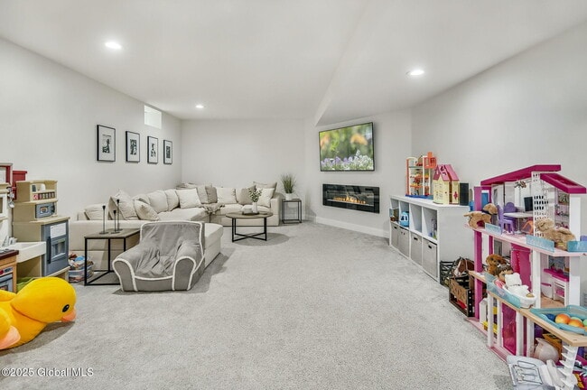 Building Photo - 20 Heather Ridge Rd