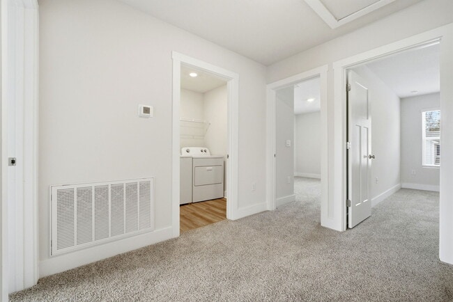 Building Photo - 4932 Valor Ct