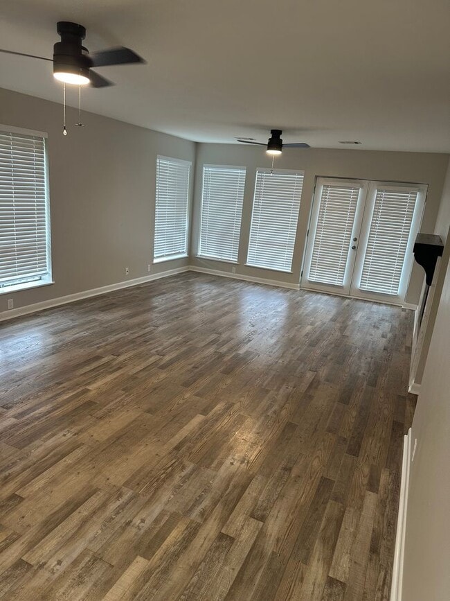 Building Photo - Completely Remodeled 2 Bedroom, 2 Bathroom ground floor Condo in Heber Springs