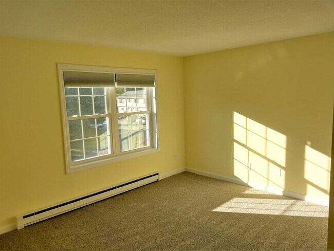 Building Photo - 14 Wellstone Dr