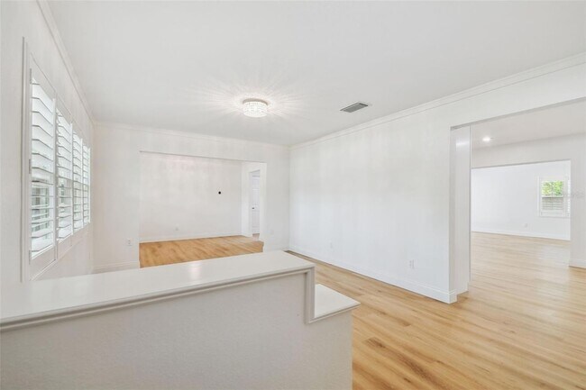 Building Photo - 4802 W Longfellow Ave