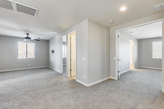 Building Photo - 9944 W Louise Dr