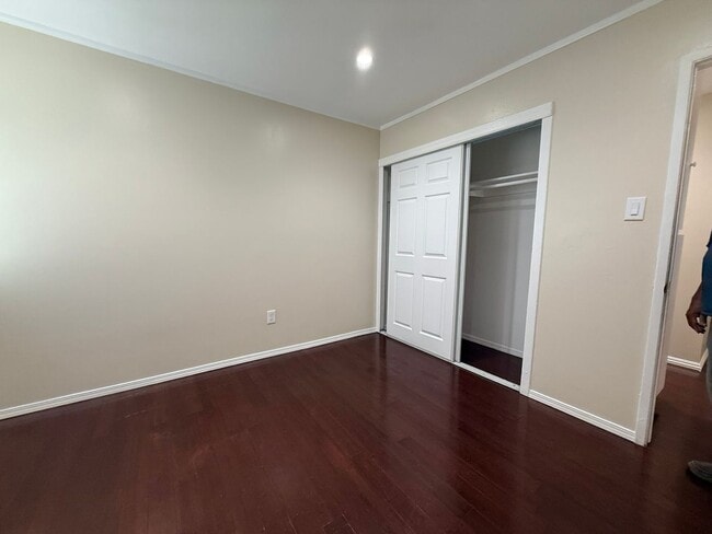 Building Photo - Spacious 3BR Home with Central AC & Private Yard in Baldwin Park