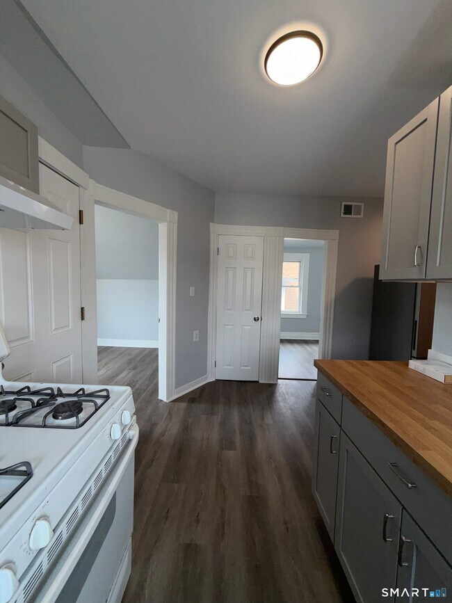 Building Photo - 7-9 Wilson St