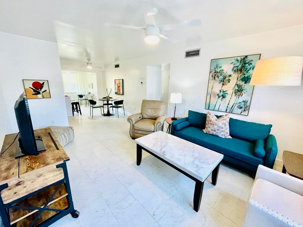 Building Photo - 4158 Tamiami Trl