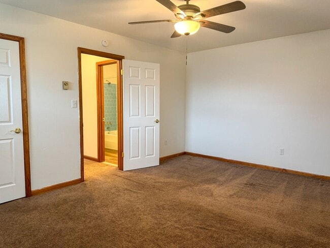 Building Photo - 101 Lyons Ave