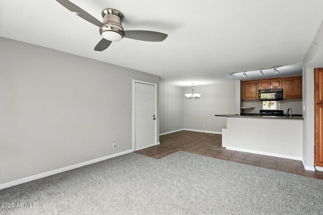 Building Photo - 8055 E Thomas Rd